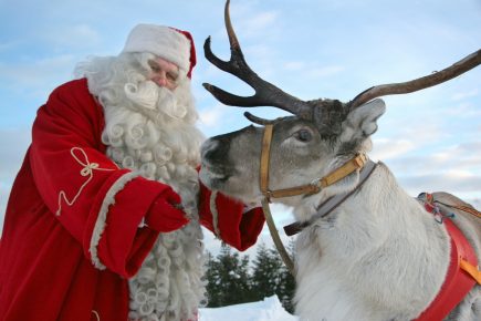Babbo Natale con una renna